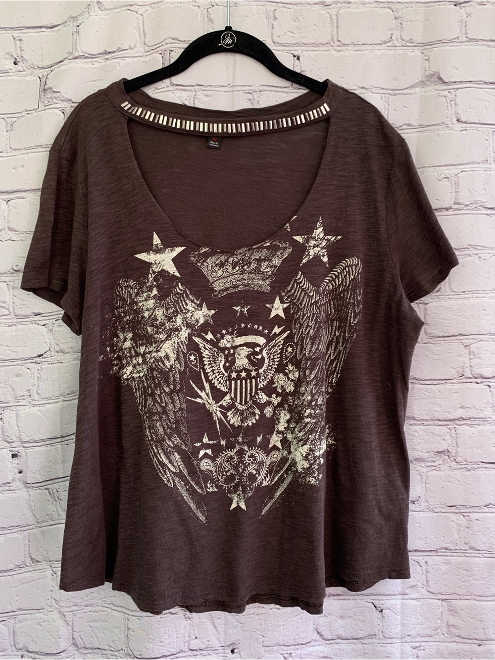 Rock & Republic Brown Scoop Neck Graphic Tee with Studded Trim XL